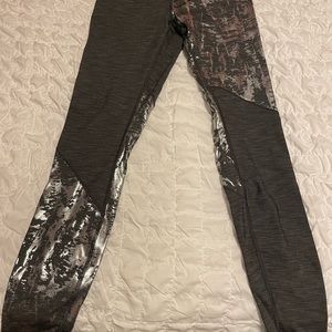 Lulu lemon gray and silver leggings